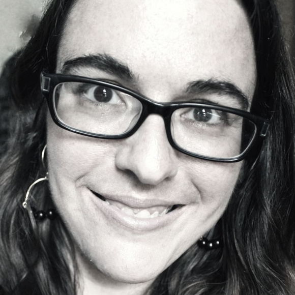 Meet your Posher, Kristi! - Picture 1 of 3